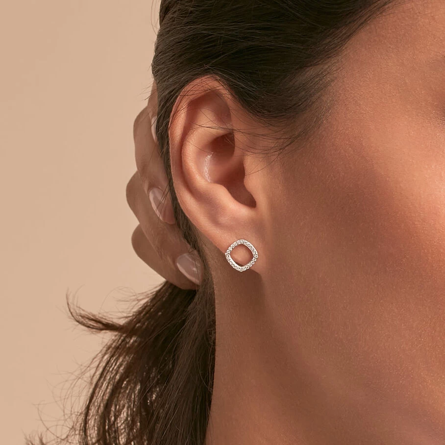 Boucles D'oreilles Puces SISSI - Cristal / Argenté 4 Boucles D'oreilles Puces SISSI - Cristal / Argenté – Image 2