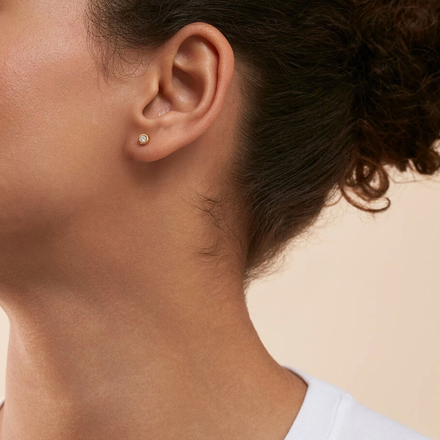 Boucles D'oreilles Puces BRILLANT - Cristal / Doré 4 Boucles D'oreilles Puces BRILLANT - Cristal / Doré – Image 2