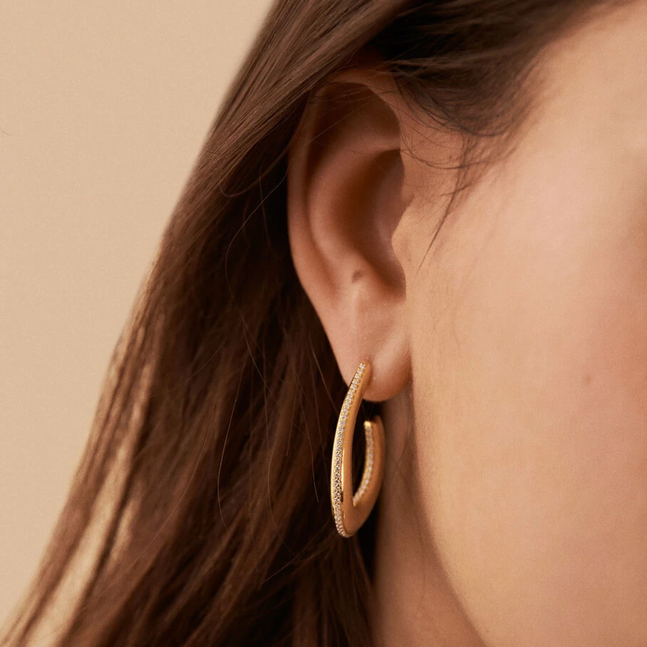 Créoles GEMINI - Cristal / Doré 4 Créoles GEMINI - Cristal / Doré – Image 2