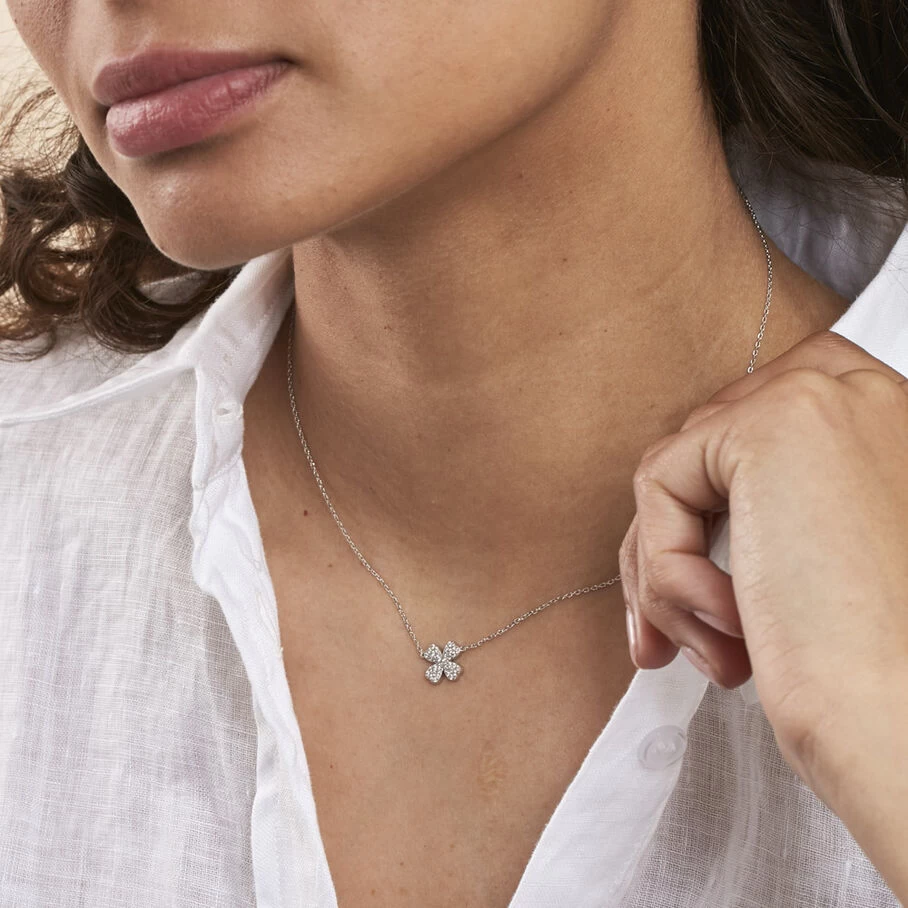 Collier Ras Du Cou TREFLE - Cristal / Argenté 4 Collier Ras Du Cou TREFLE - Cristal / Argenté – Image 2